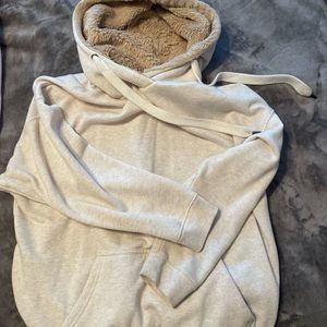 Aerie oversized hoodie. Cream. Fuzzy Hood. Size smal